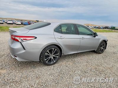 Trzecie zdjęcie samochodu z tyłu: 2020 TOYOTA CAMRY SE VIN:4T1G11AK0LU926828 - miniatura