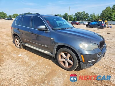 Czwarte zdjęcie samochodu z boku: 2011 BMW X5 XDRIVE50I VIN:5UXZV8C57BL421020 - miniatura