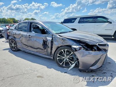 Czwarte zdjęcie samochodu z boku: 2019 TOYOTA CAMRY SE VIN:4T1B11HK4KU797359 - miniatura