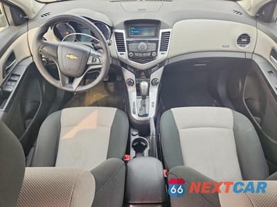 Zdjęcie 8 z 12 samochodu: 2011 CHEVROLET CRUZE LS VIN:1G1PC5SH5B7277025 - miniatura