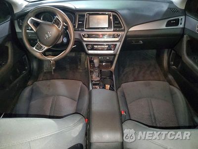Zdjęcie 8 z 12 samochodu: 2019 HYUNDAI SONATA SE VIN:5NPE24AF3KH758141 - miniatura
