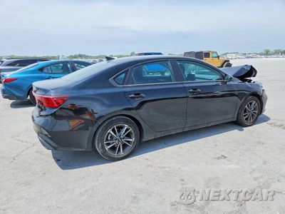 Trzecie zdjęcie samochodu z tyłu: 2023 KIA FORTE LXS VIN:3KPF24AD1PE584925 - miniatura