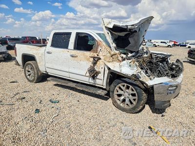 Czwarte zdjęcie samochodu z boku: 2018 GMC SIERRA K1500 SLT VIN:3GTU2NEC5JG579592 - miniatura