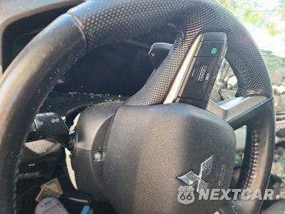 Zdjęcie 9 z 12 samochodu: 2023 MITSUBISHI OUTLANDER SE VIN:JA4J3UA82PZ021990 - miniatura
