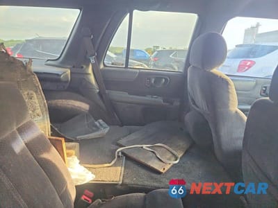 Zdjęcie 11 z 13 samochodu: 2001 CHEVROLET BLAZER VIN:1GNDT13W61K209397 - miniatura