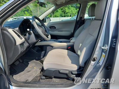 Zdjęcie 7 z 12 samochodu: 2018 HONDA HR-V LX VIN:3CZRU6H39JM703456 - miniatura