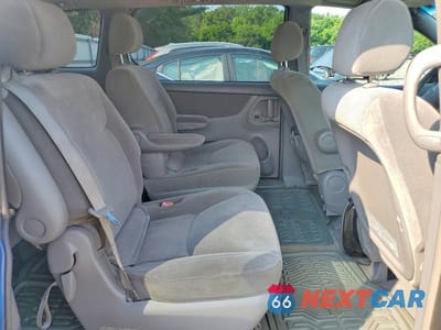Zdjęcie 11 z 13 samochodu: 2004 TOYOTA SIENNA LE 7 PASSENGER VIN:5TDZA23C84S187769 - miniatura