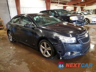 Czwarte zdjęcie samochodu z boku: 2012 CHEVROLET CRUZE LT VIN:1G1PG5SC5C7136191 - miniatura