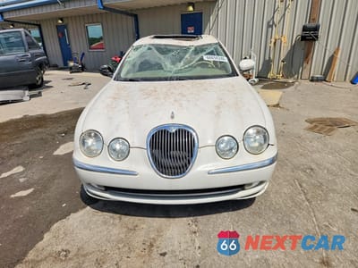 Piąte zdjęcie samochodu w środku: 2003 JAGUAR S-TYPE VIN:SAJEA01T43FM85774 - miniatura