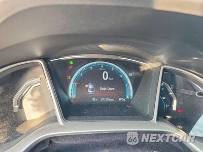 Zdjęcie 9 z 12 samochodu: 2017 HONDA CIVIC VIN:19XFC2F7XHE076524 - miniatura