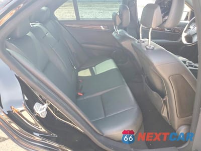 Zdjęcie 10 z 12 samochodu: 2010 MERCEDES-BENZ C 300 VIN:WDDGF5EB2AR104139 - miniatura