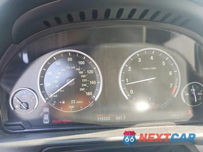 Zdjęcie 9 z 12 samochodu: 2013 BMW 550 I VIN:WBAFR9C51DDX80663 - miniatura