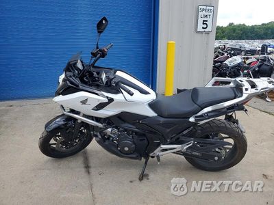 Trzecie zdjęcie samochodu z tyłu: 2025 HONDA NC750 XD VIN:JH2RH2312SK000063 - miniatura