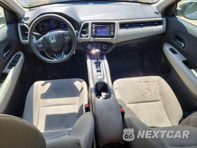 Zdjęcie 8 z 12 samochodu: 2019 HONDA HR-V LX VIN:3CZRU6H38KG727232 - miniatura