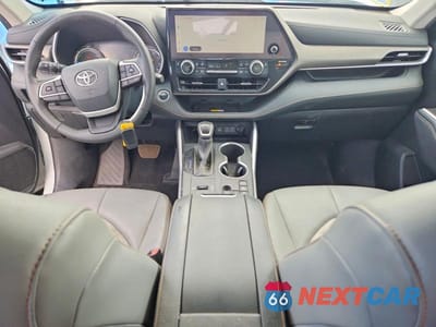 Zdjęcie 8 z 14 samochodu: 2023 TOYOTA HIGHLANDER HYBRID BRONZE EDITION VIN:5TDABRCH6PS581340 - miniatura