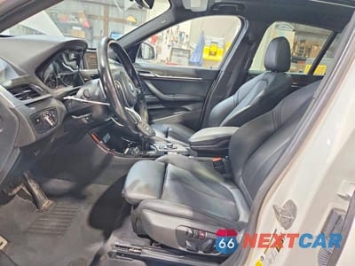 Zdjęcie 7 z 13 samochodu: 2016 BMW X1 XDRIVE28I VIN:WBXHT3C31G5E51331 - miniatura