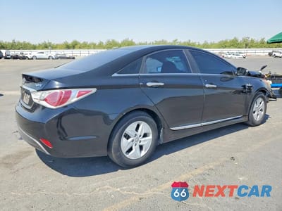 Trzecie zdjęcie samochodu z tyłu: 2012 HYUNDAI SONATA HYBRID VIN:KMHEC4A49CA034552 - miniatura