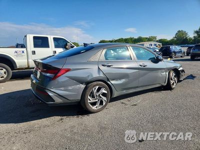 Trzecie zdjęcie samochodu z tyłu: 2025 HYUNDAI ELANTRA SEL SPORT VIN:KMHLM4DG5SU076109 - miniatura