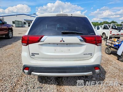 Zdjęcie 6 z 14 samochodu: 2017 MITSUBISHI OUTLANDER SE VIN:JA4AZ3A32HZ058648 - miniatura
