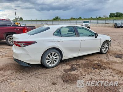 Trzecie zdjęcie samochodu z tyłu: 2021 TOYOTA CAMRRY VIN:4T1C11AKXMU583090 - miniatura