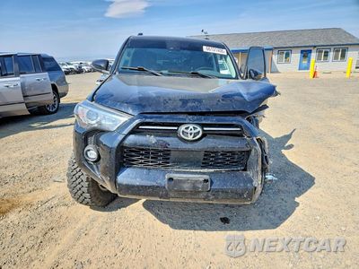 Piąte zdjęcie samochodu w środku: 2022 TOYOTA 4RUNNER SR5 (SE) VIN:JTENU5JR5N6063163 - miniatura