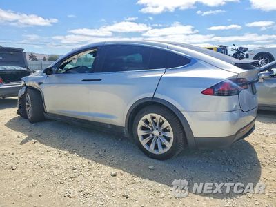 Drugie zdjęcie samochodu z przodu: 2018 TESLA MODEL X VIN:5YJXCAE25JF120031 - miniatura