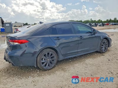 Trzecie zdjęcie samochodu z tyłu: 2026 TOYOTA COROLLA SE VIN:5YFS4MCE3TP285752 - miniatura