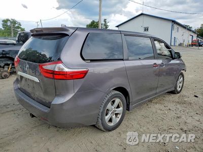 Trzecie zdjęcie samochodu z tyłu: 2019 TOYOTA SIENNA L 7-PASSENGER VIN:5TDZZ3DC6KS995936 - miniatura