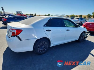 Trzecie zdjęcie samochodu z tyłu: 2014 TOYOTA CAMRY HYBRID LE VIN:4T1BD1FK4EU122190 - miniatura