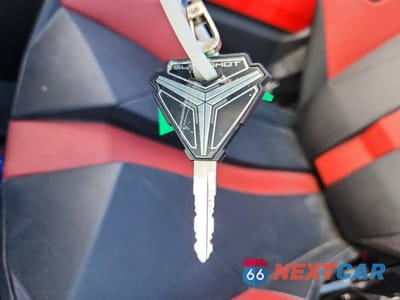 Zdjęcie 8 z 10 samochodu: 2015 POLARIS SLINGSHOT SL VIN:57XAAPFA1F5100654 - miniatura