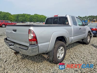 Trzecie zdjęcie samochodu z tyłu: 2011 TOYOTA TACOMA BASE VIN:5TFUX4EN3BX004966 - miniatura