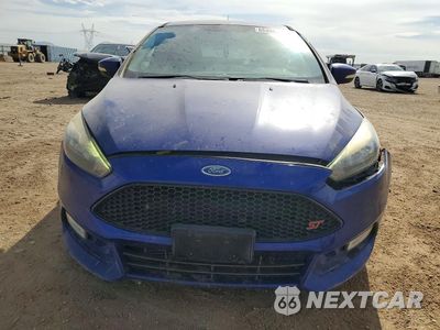 Piąte zdjęcie samochodu w środku: 2015 FORD FOCUS ST VIN:1FADP3L95FL380328 - miniatura