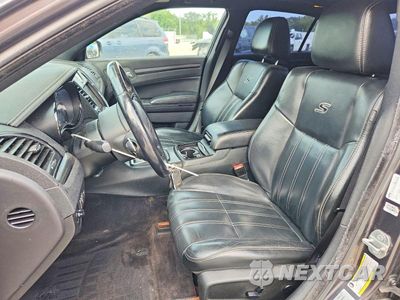 Zdjęcie 7 z 12 samochodu: 2016 CHRYSLER 300 S VIN:2C3CCAGG2GH253389 - miniatura