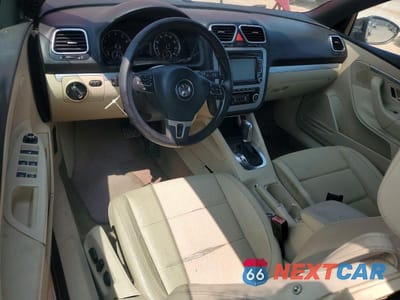 Zdjęcie 8 z 12 samochodu: 2012 VOLKSWAGEN EOS KOMFORT VIN:WVWBW7AH2CV012968 - miniatura
