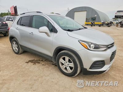 Czwarte zdjęcie samochodu z boku: 2018 CHEVROLET TRAX 1LT VIN:KL7CJLSB5JB685125 - miniatura
