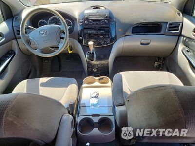 Zdjęcie 8 z 13 samochodu: 2004 TOYOTA SIENNA LE 7 PASSENGER VIN:5TDZA23C24S038435 - miniatura