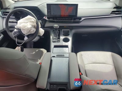 Zdjęcie 8 z 13 samochodu: 2025 TOYOTA SIENNA XLE 8-PASSENGER VIN:5TDYRKEC9SS285028 - miniatura