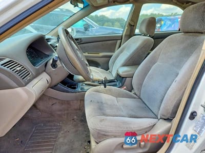 Zdjęcie 7 z 12 samochodu: 2003 TOYOTA CAMRY LE VIN:4T1BE32K93U229764 - miniatura