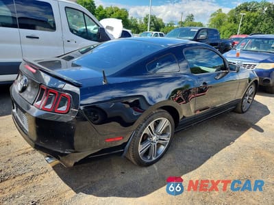 Trzecie zdjęcie samochodu z tyłu: 2013 FORD MUSTANG VIN:1ZVBP8AM9D5277577 - miniatura