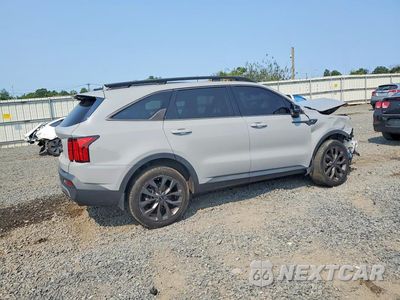Trzecie zdjęcie samochodu z tyłu: 2022 KIA SORENTO X-LINE SX PRESTIGE VIN:5XYRKDLF2NG090911 - miniatura