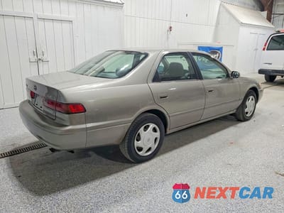 Trzecie zdjęcie samochodu z tyłu: 1998 TOYOTA CAMRY LE V6 VIN:JT2BF22K2W0140960 - miniatura