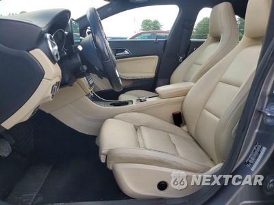 Zdjęcie 7 z 12 samochodu: 2019 MERCEDES-BENZ CLA 250 VIN:WDDSJ4EB4KN714720 - miniatura