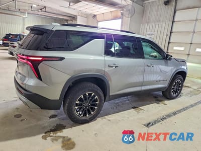 Trzecie zdjęcie samochodu z tyłu: 2024 CHEVROLET TRAVERSE VIN:1GNEVJKS0RJ142164 - miniatura