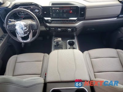 Zdjęcie 8 z 13 samochodu: 2025 GMC SIERRA K1500 SLT VIN:3GTUUDED5SG281641 - miniatura
