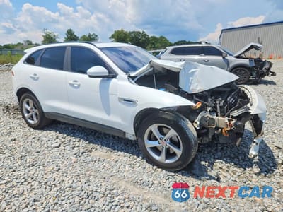 Czwarte zdjęcie samochodu z boku: 2017 JAGUAR F-PACE PREMIUM VIN:SADCJ2BVXHA893996 - miniatura