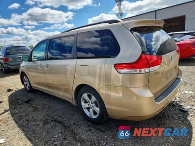 Drugie zdjęcie samochodu z przodu: 2011 TOYOTA SIENNA LE VIN:5TDKK3DC3BS015536 - miniatura