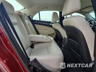 Zdjęcie 10 z 13 samochodu: 2016 CHRYSLER 300 LIMITED VIN:2C3CCAAG8GH164287 - miniatura