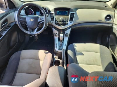 Zdjęcie 8 z 12 samochodu: 2015 CHEVROLET CRUZE LS VIN:1G1PA5SG4F7295583 - miniatura