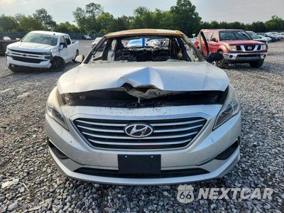 Piąte zdjęcie samochodu w środku: 2017 HYUNDAI SONATA SE VIN:5NPE24AF7HH564608 - miniatura