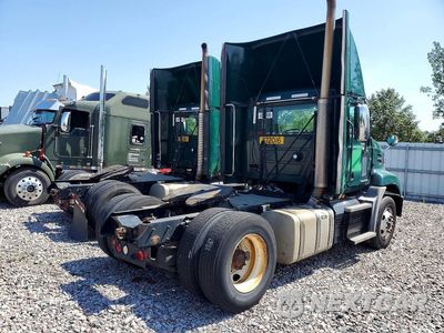 Trzecie zdjęcie samochodu z tyłu: 2018 MACK CXU612 SEMI TRUCK VIN:1M1AW01X7JM010646 - miniatura